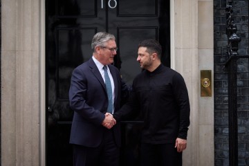 In London, Volodymyr Zelenskyy and Keir Starmer Discussed Expectations for the Meeting in Alaska, Continued Support for Ukraine, and Security Guarantees