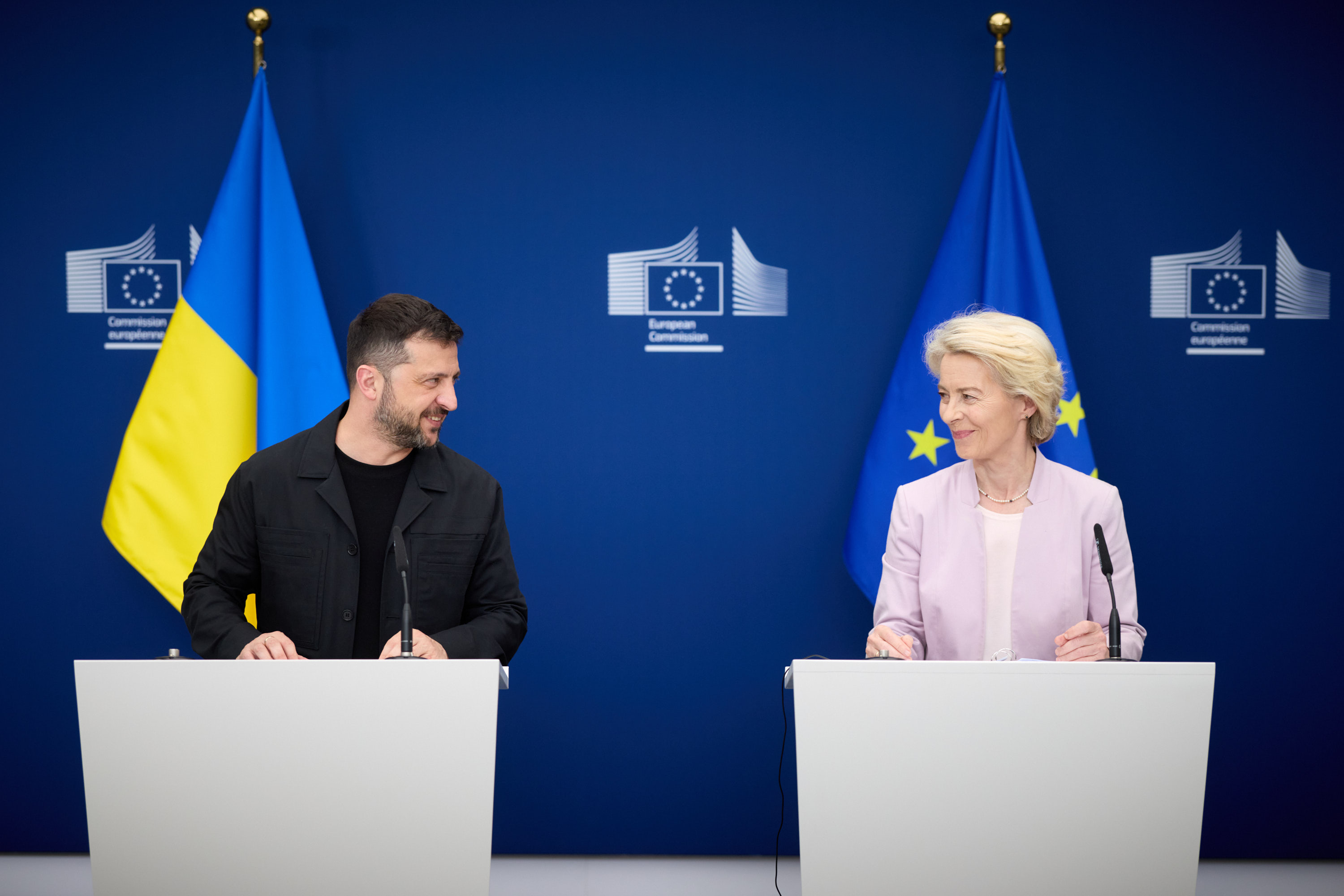 У Брюсселі Президент України Володимир Зеленський провів зустріч із Президенткою Європейської комісії Урсулою фон дер Ляєн, 17 серпня 2025 року.