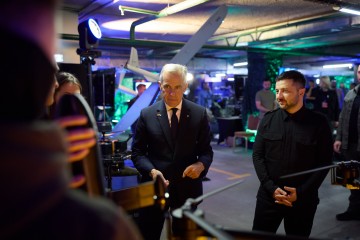 Volodymyr Zelenskyy and Mark Carney Took Part in the Defense Forum and Met with Defense Ministers of Partner Countries