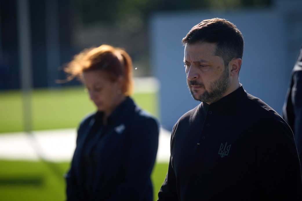 Prezydent Ukrainy Wolodyr Zelensky wziął udział w pierwszej ceremonii pogrzebowe...