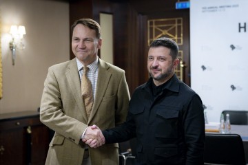 Протидія російським дронам та євроінтеграція України: Володимир Зеленський зустрівся з Радославом Сікорським