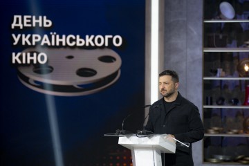 Президент зустрівся з представниками української кіноіндустрії та відзначив їх державними нагородами 