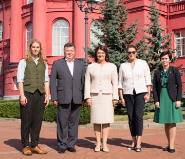Nobel Laureates and Educators from Over 10 Countries Delivered Lectures for Students as Part of the Fifth Summit of First Ladies and Gentlemen