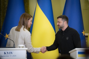 Підтримка євроінтеграції та посилення санкцій проти Росії: Володимир Зеленський зустрівся з Робертою Мецолою