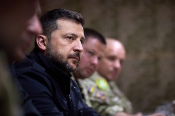На Донеччині Президент поспілкувався з командирами підрозділів Десантно-штурмових військ 