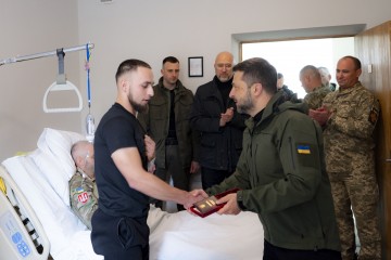 President Met With Wounded Warriors and Medics Treating Them