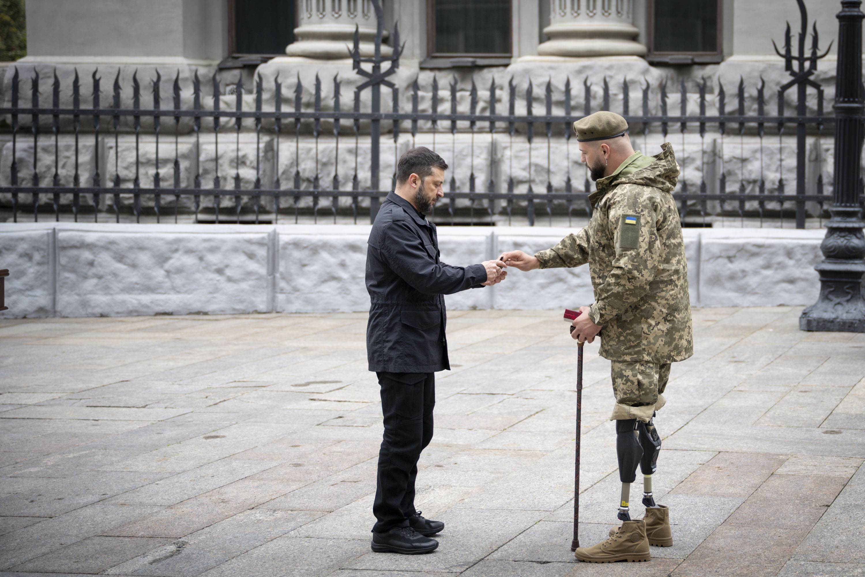 Володимир Зеленський привітав воїнів територіальної оборони з професійним святом і відзначив їх державними нагородами, 5 жовтня 2025 року.