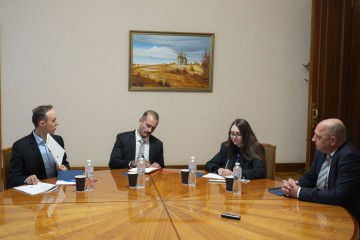 В Офісі Президента обговорили поглиблення співпраці з дослідниками ланцюгів постачання зброї в зони бойових дій Conflict Armament Research