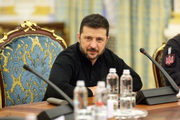 Президент обговорив із керівниками інвестиційних фондів і бізнес-асоціацій збільшення спроможностей українського ОПК та відкриття експортних платформ зброї 