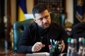 Володимир Зеленський провів телефонну розмову з Александром Стуббом