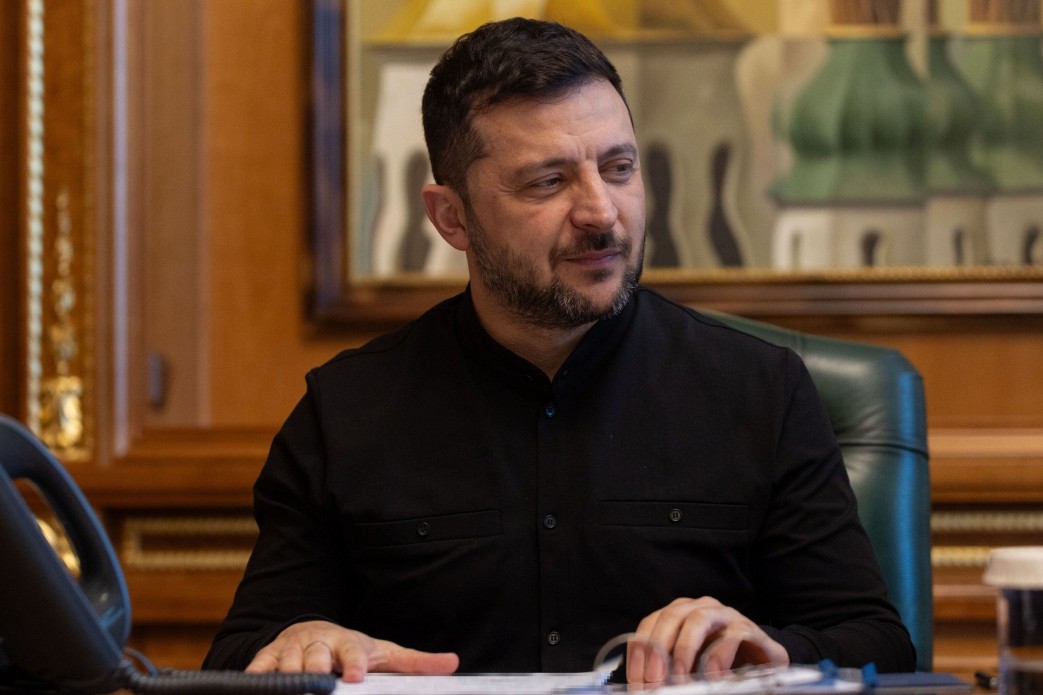 Le président ukrainien Volodymyr Zelensky a une conversation téléphonique avec l...