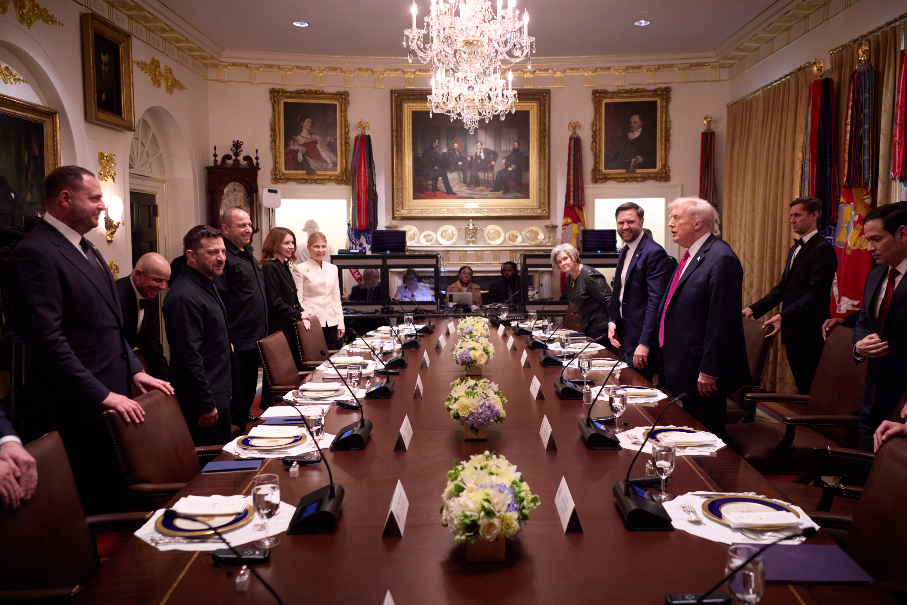 Зустріч Президента України Володимира Зеленського та Президента США Дональда Трампа у Вашингтоні, 17 жовтня 2025 року.