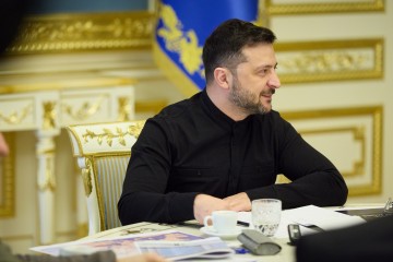 Президент провів нараду щодо подальшої санкційної роботи України: тіньовий флот, російський ВПК та дипстрайки