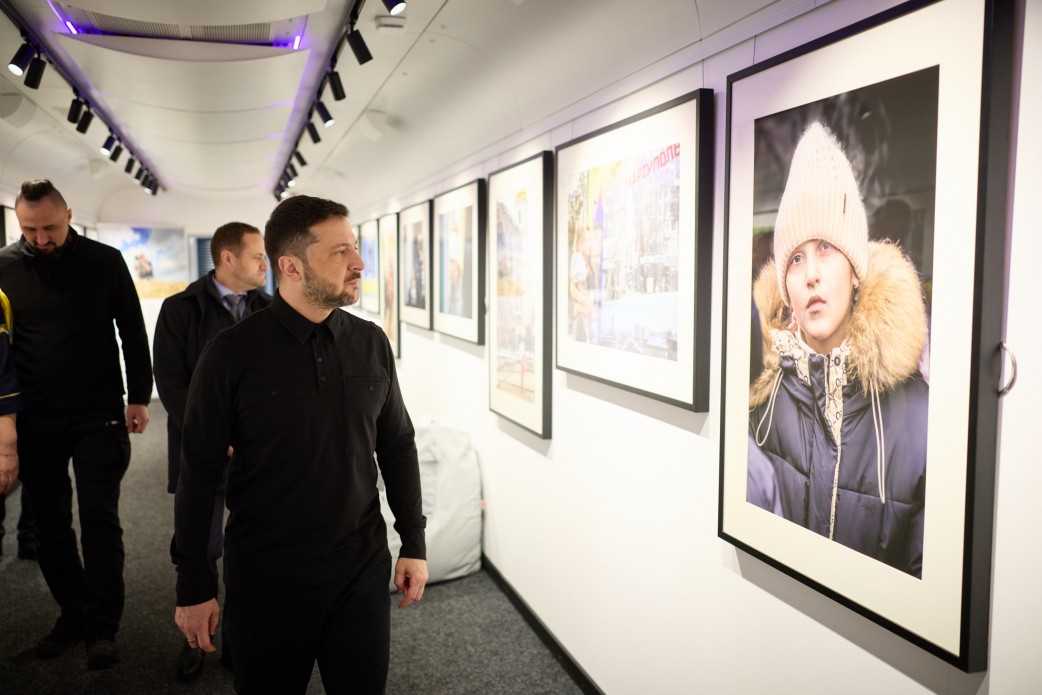 Президент зустрівся з працівниками й працівницями Укрзалізниці та привітав їх із професійним святом Президент зустрівся з працівниками й працівницями Укрзалізниці та привітав їх із професійним святом