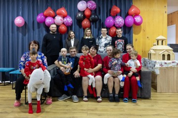 Olena Zelenska and the Foundation Team Visited a Large Foster Family and the School of Superheroes in the Poltava Region