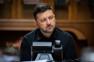 Володимир Зеленський обговорив із Нікушором Даном посилення оборонної співпраці