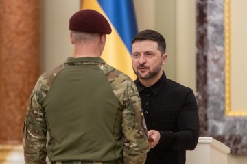 Президент привітав воїнів Десантно-штурмових військ ЗСУ з професійним святом і відзначив їх державними нагородами