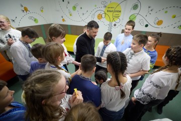 President Met with Students of a Zaporizhzhia School Located in a Shelter