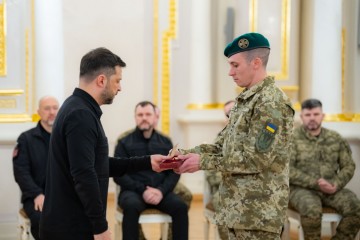 Президент відзначив воїнів найвищими державними нагородами