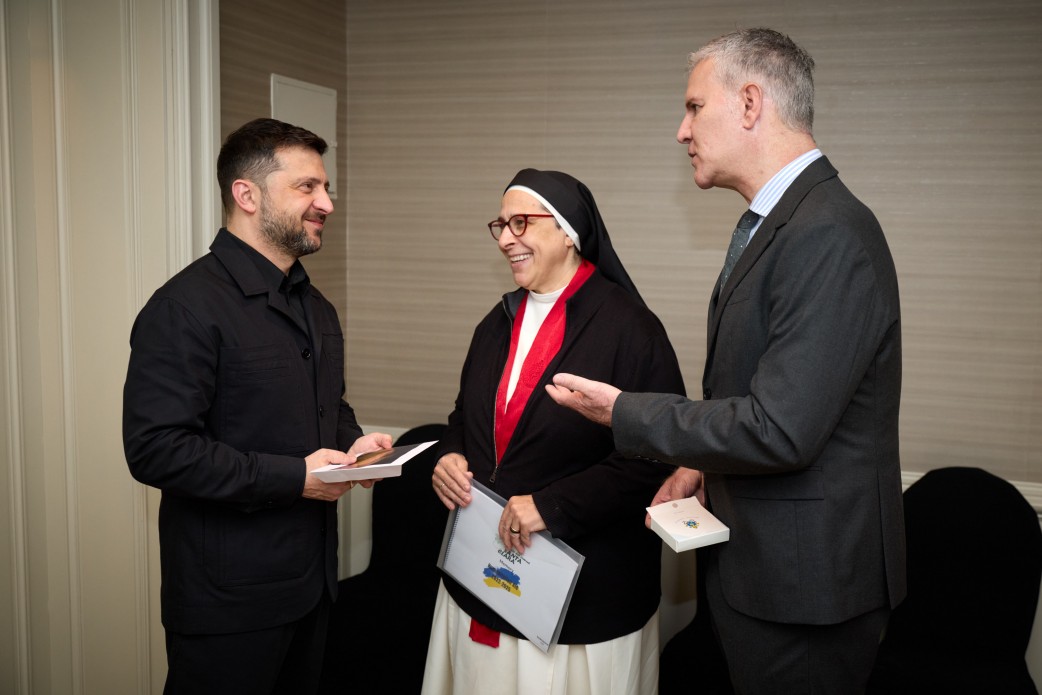 Заява Президента України під час спільного з Прем’єр-міністром Іспанії спілкування з журналістами Заява Президента України під час спільного з Прем’єр-міністром Іспанії спілкування з журналістами