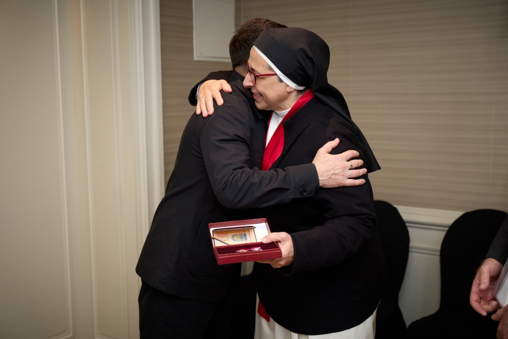 Заява Президента України під час спільного з Прем’єр-міністром Іспанії спілкування з журналістами Заява Президента України під час спільного з Прем’єр-міністром Іспанії спілкування з журналістами