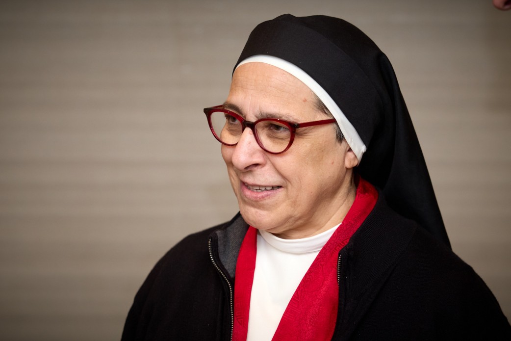 У Мадриді Президент України відзначив орденом княгині Ольги ІІІ ступеня директорку Фонду монастиря «Санта Клара», який підтримує українців під час війни У Мадриді Президент України відзначив орденом княгині Ольги ІІІ ступеня директорку Фонду монастиря «Санта Клара», який підтримує українців під час війни