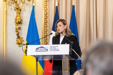 У Парижі відбулася зустріч щодо повернення українських дітей, яких викрала Росія