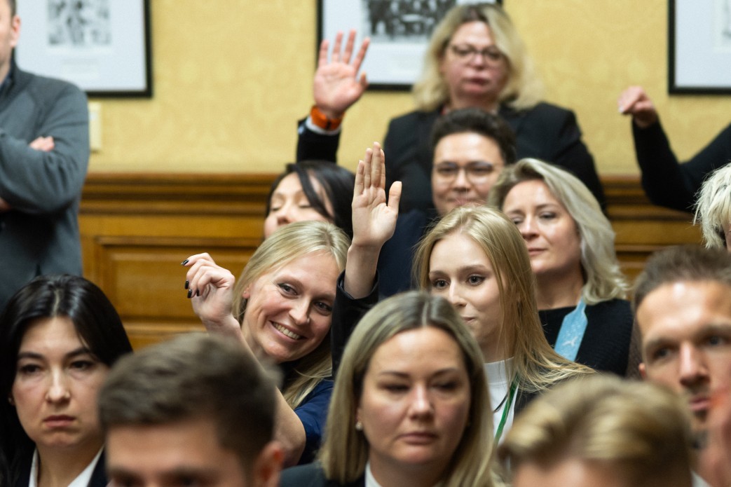 Володимир Зеленський передав нагороди рідним ірландських військовослужбовців, які віддали життя за Україну