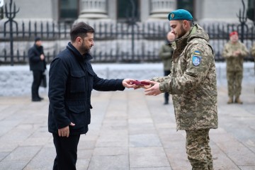 Президент привітав воїнів ракетних військ та артилерії з професійним святом