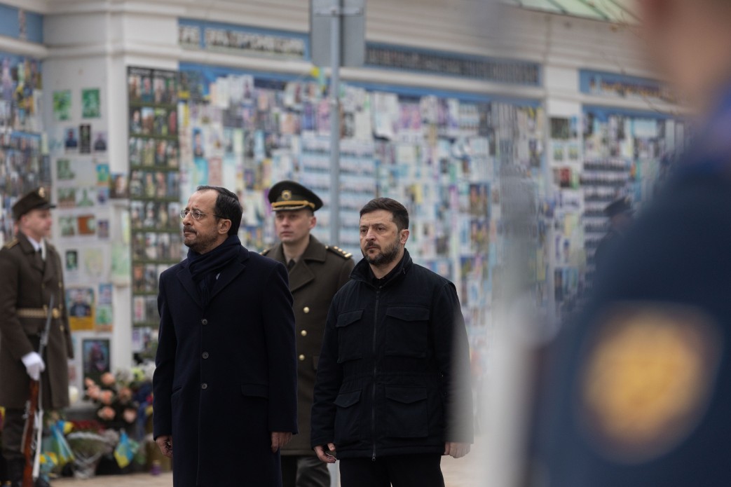 У Києві президенти України та Кіпру вшанували пам’ять полеглих українських воїнів У Києві президенти України та Кіпру вшанували пам’ять полеглих українських воїнів