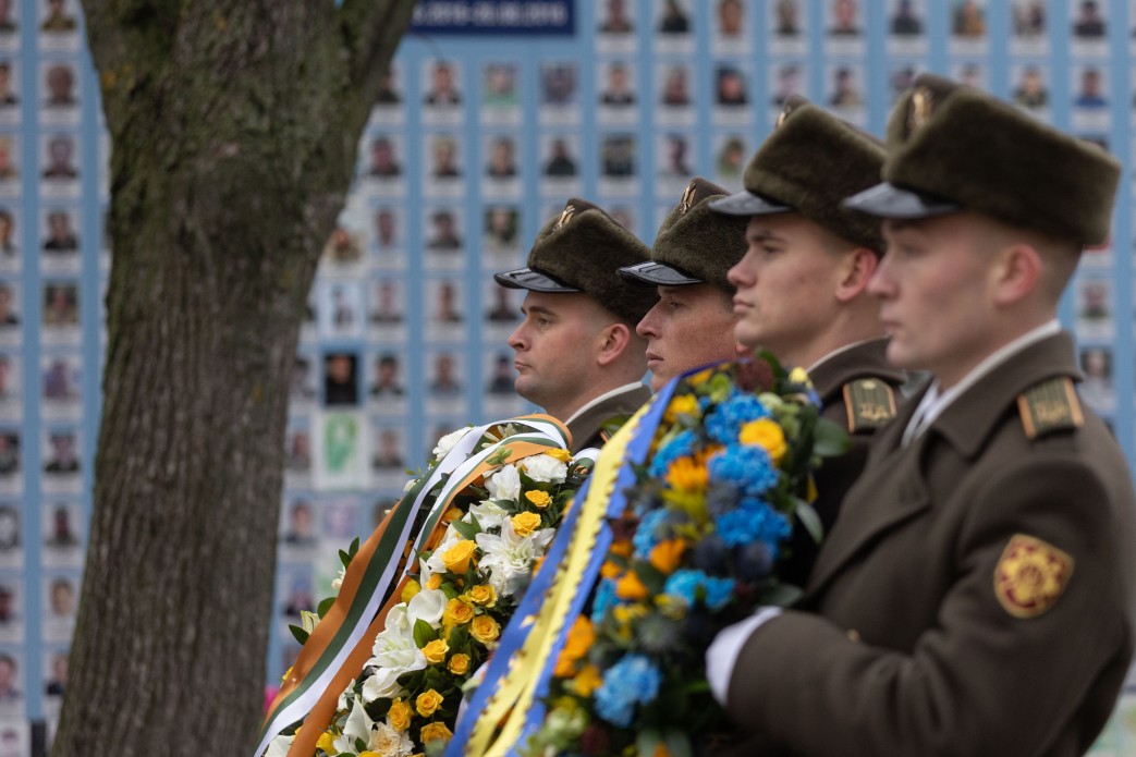 У Києві президенти України та Кіпру вшанували пам’ять полеглих українських воїнів У Києві президенти України та Кіпру вшанували пам’ять полеглих українських воїнів