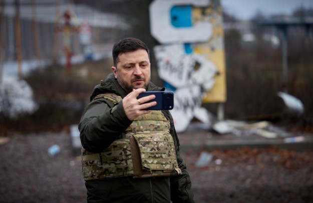 Сьогодні надзвичайно важливо досягати результатів на фронті, щоб Україна могла досягати результатів у дипломатії – звернення Президента