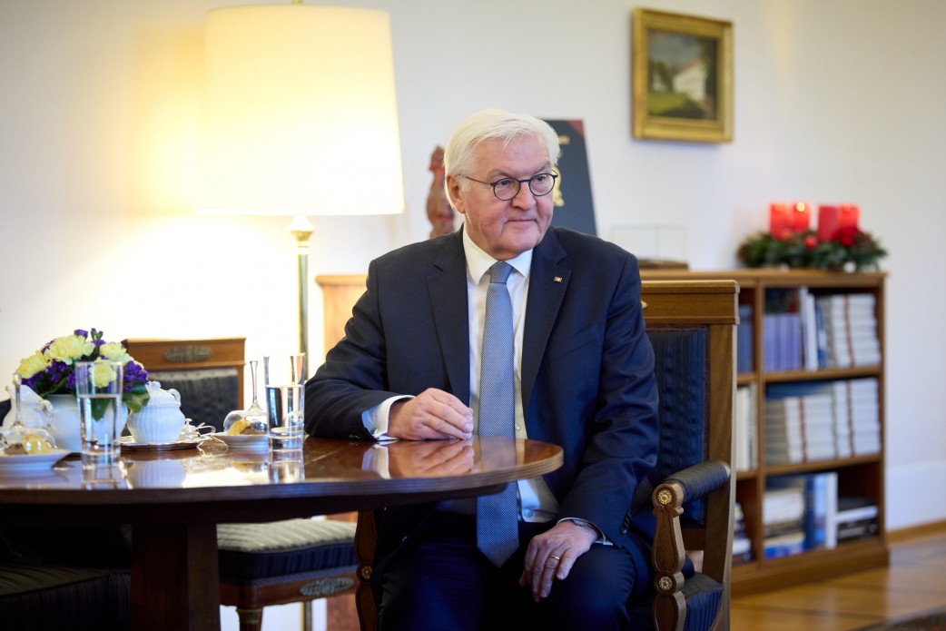 Президенти України та Німеччини обговорили дипломатичну ситуацію та підтримку українців Президенти України та Німеччини обговорили дипломатичну ситуацію та підтримку українців