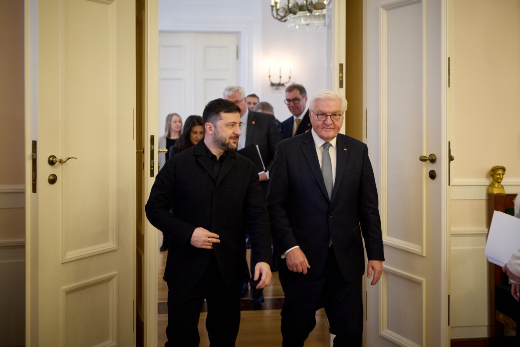 Президенти України та Німеччини обговорили дипломатичну ситуацію та підтримку українців Президенти України та Німеччини обговорили дипломатичну ситуацію та підтримку українців