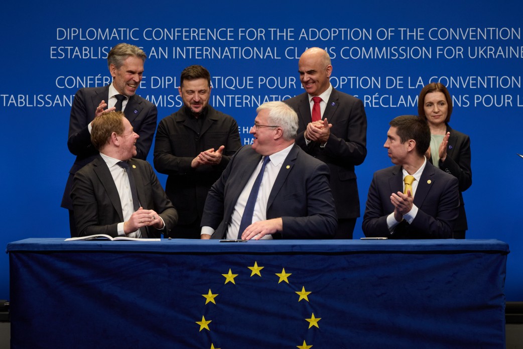 Ця війна та відповідальність Росії за неї мають стати чітким прикладом, щоб інші зрозуміли, що не варто обирати агресію – виступ Президента на дипломатичній конференції Ця війна та відповідальність Росії за неї мають стати чітким прикладом, щоб інші зрозуміли, що не варто обирати агресію – виступ Президента на дипломатичній конференції