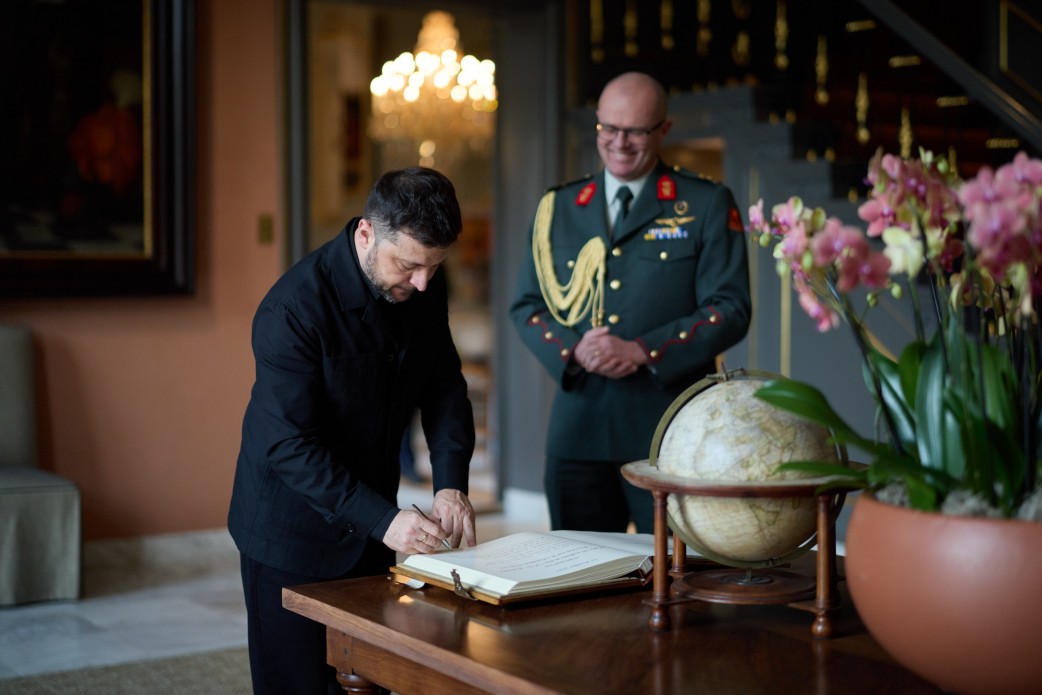 Президент зустрівся з воїнами, які відновлюються після поранень у нідерландському військовому реабілітаційному центрі Аарденбург Президент зустрівся з воїнами, які відновлюються після поранень у нідерландському військовому реабілітаційному центрі Аарденбург