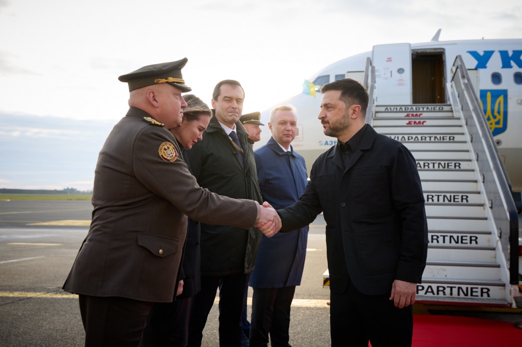 Активи Росії мають бути використані для захисту від російської агресії та відбудови того, що було зруйноване російськими атаками – звернення Президента до учасників засідання Євроради Активи Росії мають бути використані для захисту від російської агресії та відбудови того, що було зруйноване російськими атаками – звернення Президента до учасників засідання Євроради