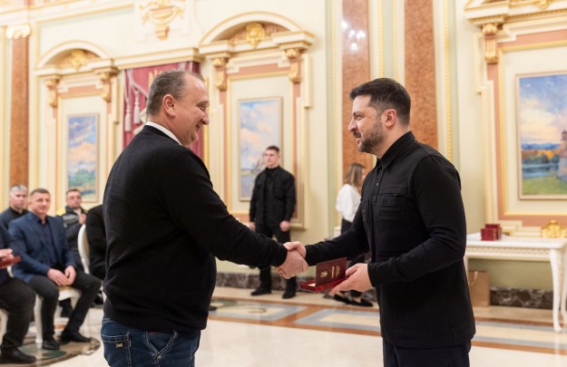 Україну не зламати завдяки таким людям, як ви – Президент зустрівся з українськими енергетиками та привітав їх із професійним святом