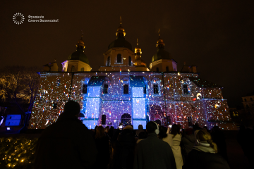 Безкоштовну різдвяну виставу «Говорять ті, що слухали вічність» від Фундації Олени Зеленської відвідали близько 8 тис. глядачів
