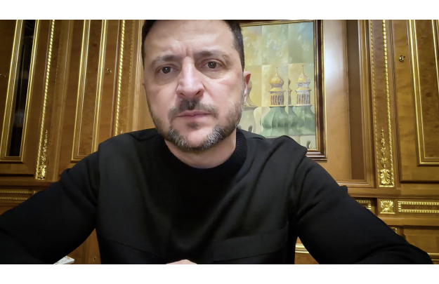 Урядовці повинні дати нелінійні пропозиції, як захищати життя і перебудувати роботу – звернення Президента