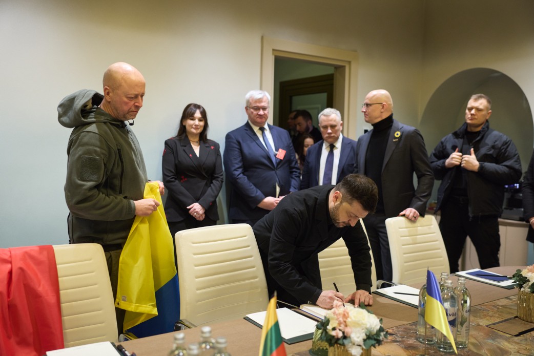 Президенти України, Польщі і Литви домовилися, що команди працюватимуть над посиленням співпраці в межах програм PURL та SAFE – Володимир Зеленський Президенти України, Польщі і Литви домовилися, що команди працюватимуть над посиленням співпраці в межах програм PURL та SAFE – Володимир Зеленський