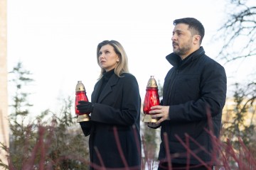 Президент і перша леді вшанували пам’ять Героїв Небесної Сотні