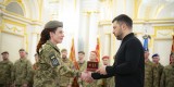 Україна зараз на сильних позиціях, бо наші воїни витримують усі штурми – Президент відзначив захисників і захисниць нагородами напередодні четвертих роковин повномасштабної російської війни Україна зараз на сильних позиціях, бо наші воїни витримують усі штурми – Президент відзначив захисників і захисниць нагородами напередодні четвертих роковин повномасштабної російської війни
