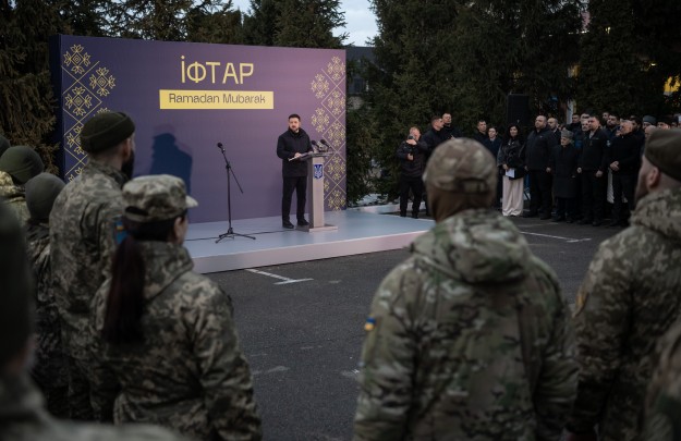 Volodymyr Zelenskyy Took Part in an Iftar and Presented State Awards to Muslim Warriors