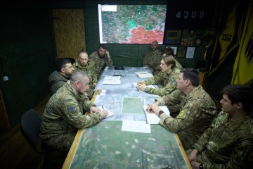 Президент зустрівся з воїнами 12-ї бригади спеціального призначення «Азов» НГУ