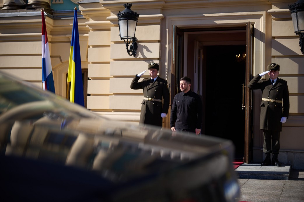 Важливо, що разом з Нідерландами виробляємо зброю, і обовʼязково будемо цю нашу спільну роботу продовжувати – Президент України за підсумками зустрічі з Прем’єр-міністром Нідерландів Важливо, що разом з Нідерландами виробляємо зброю, і обовʼязково будемо цю нашу спільну роботу продовжувати – Президент України за підсумками зустрічі з Прем’єр-міністром Нідерландів