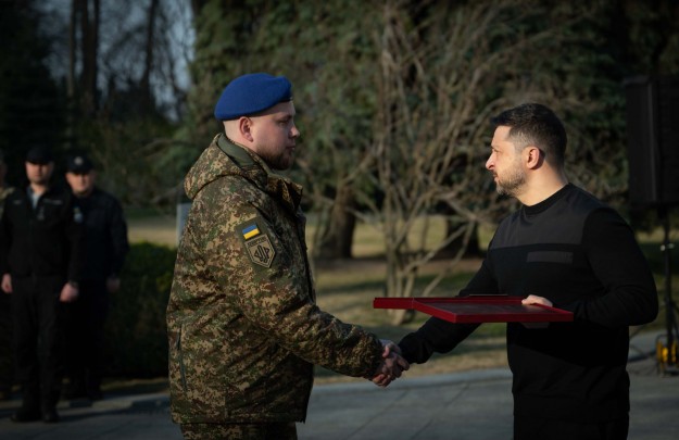 Національна гвардія України – сила, що стала одним із ключових елементів нашої оборони та активних дій по всій лінії фронту – Президент під час зустрічі з нацгвардійцями