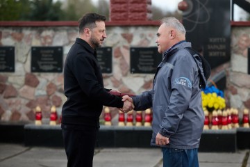 Президент відзначив державними нагородами ліквідаторів аварії на ЧАЕС та працівників, які забезпечують роботу станції під час війни