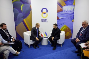 Президент обговорив із Дональдом Туском євроінтеграцію України та дипломатичну роботу
