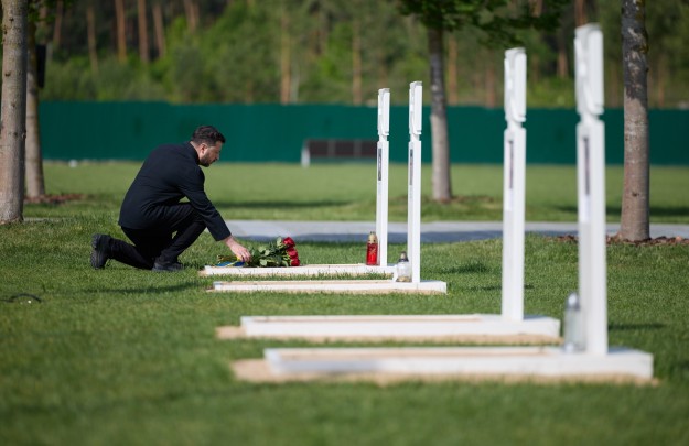 The President Took Part in the Reburial Ceremony of Andriy Melnyk and His Wife Sofia Fedak-Melnyk at the National Military Memorial Cemetery